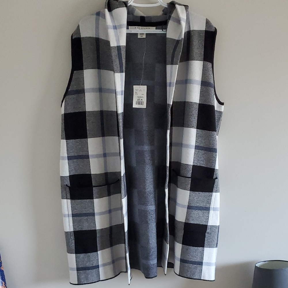 NWT Max Studio Women's Plaid Black and Gray Knit Vest Sweater Size 2X